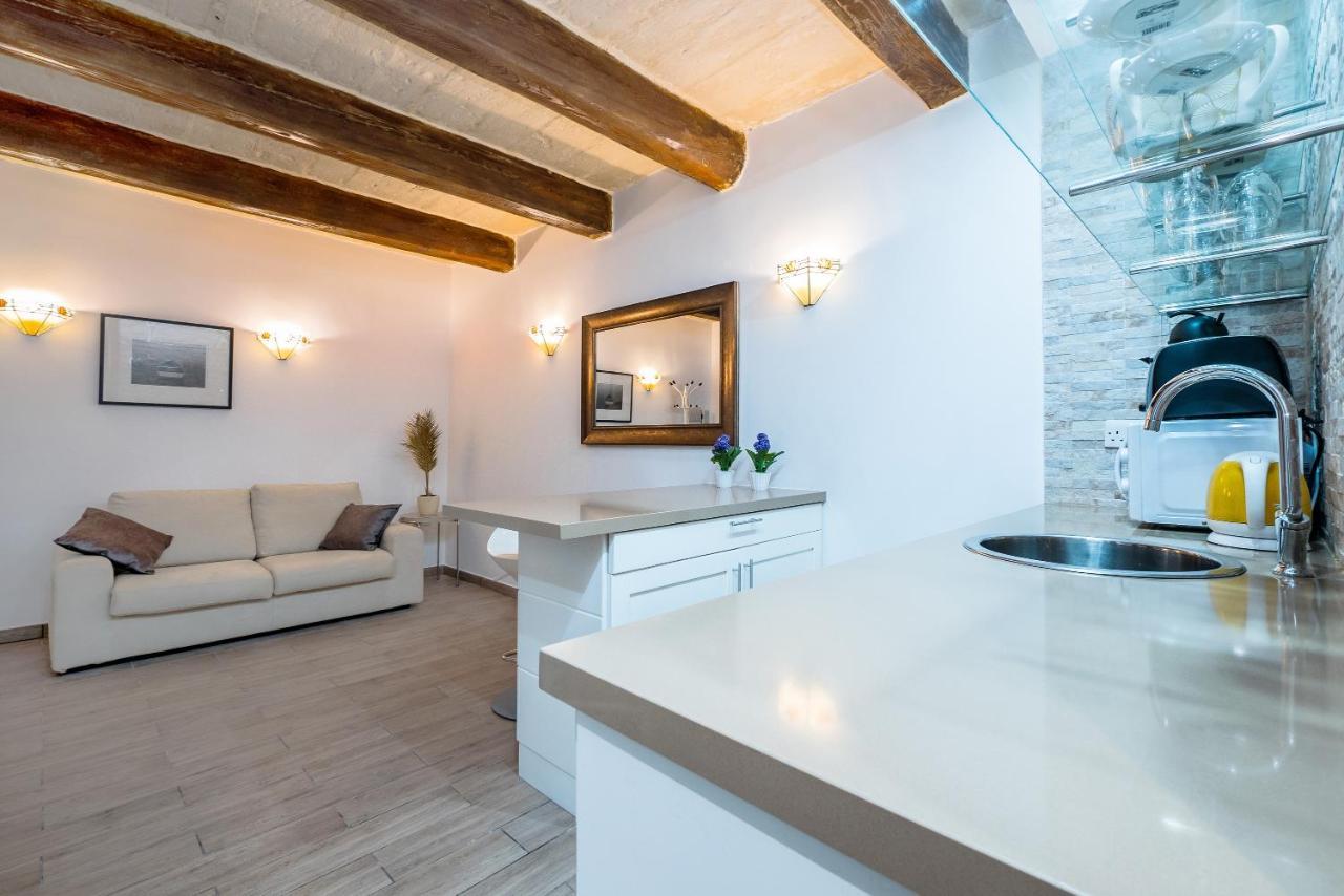 Valletta Main Street Apartment Deluxe Экстерьер фото