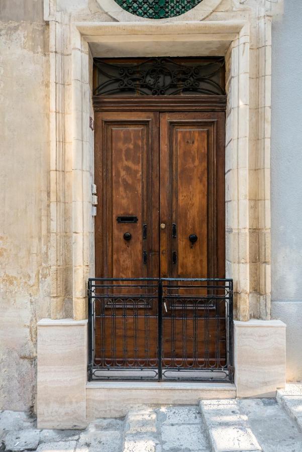 Valletta Main Street Apartment Deluxe Экстерьер фото