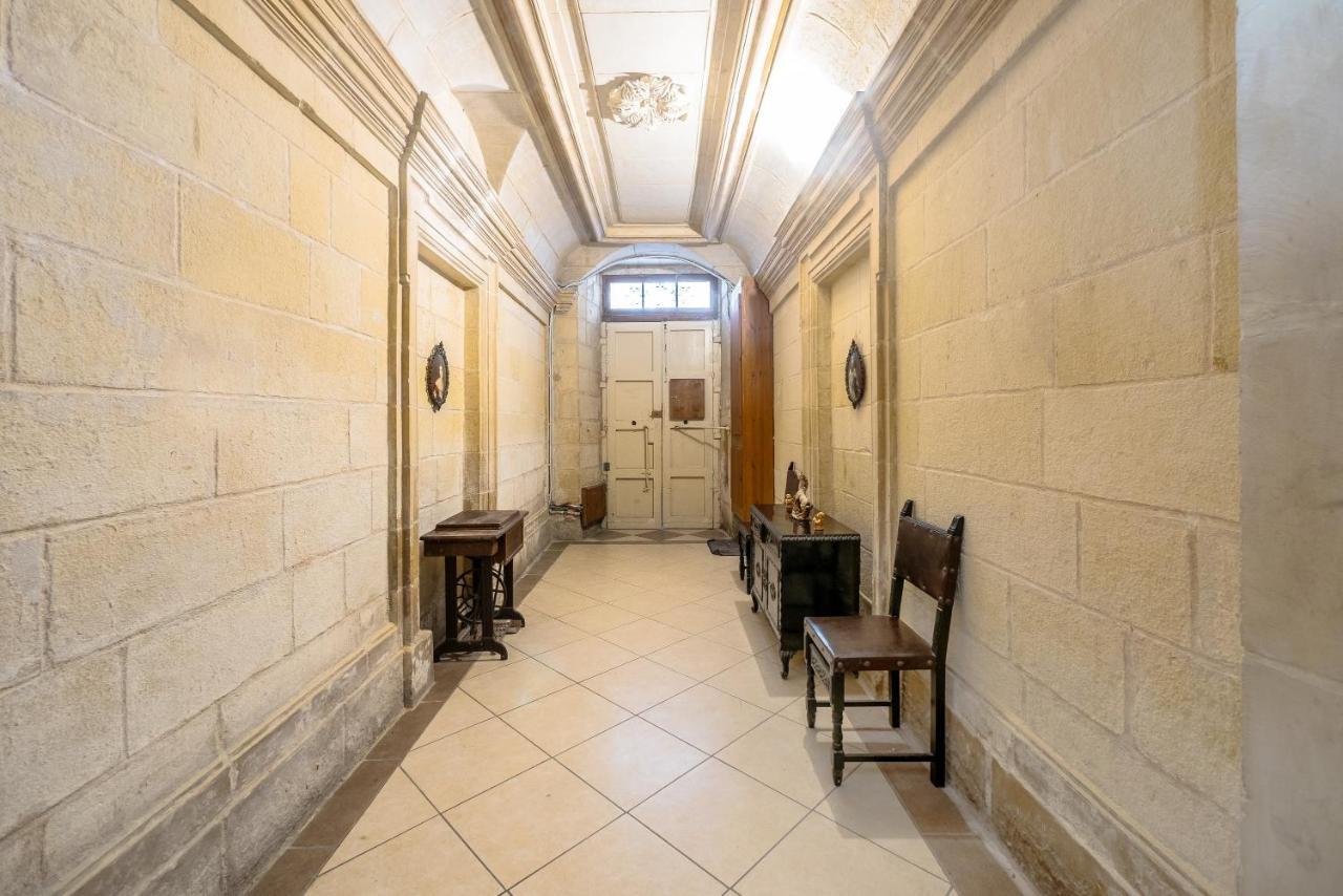 Valletta Main Street Apartment Deluxe Экстерьер фото