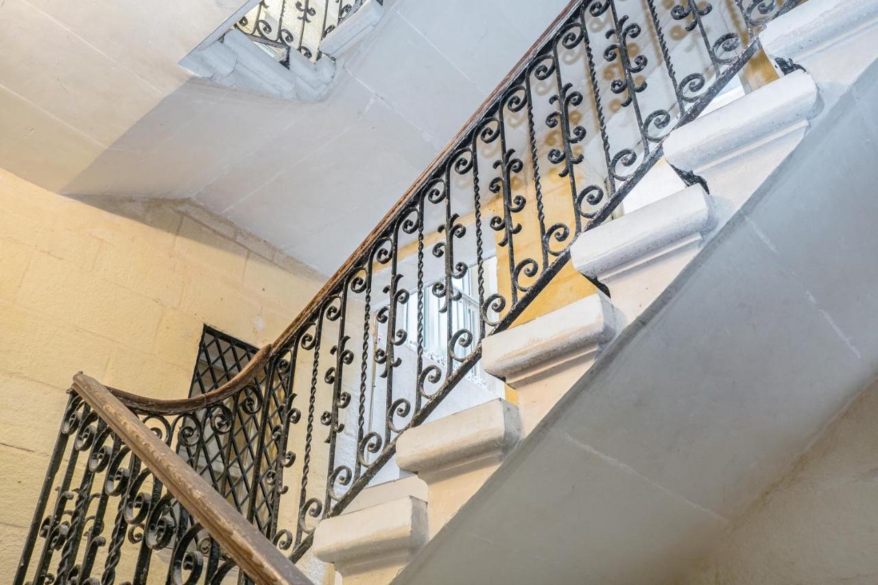 Valletta Main Street Apartment Deluxe Экстерьер фото